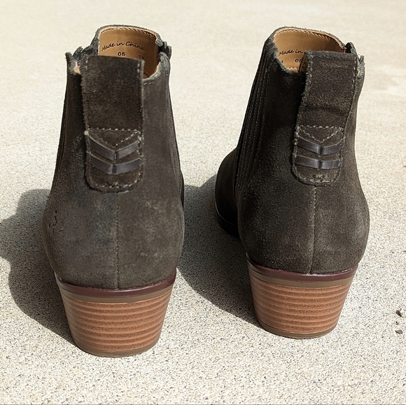 Jack Rogers Liddy water proof suede bootie slip on ankle boots brown - Picture 3 of 6